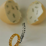 Elegant intertwined ring