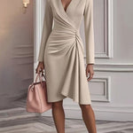 Solid color long-sleeved V-neck pleated dress