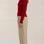 Knitted sweater with elegant collar
